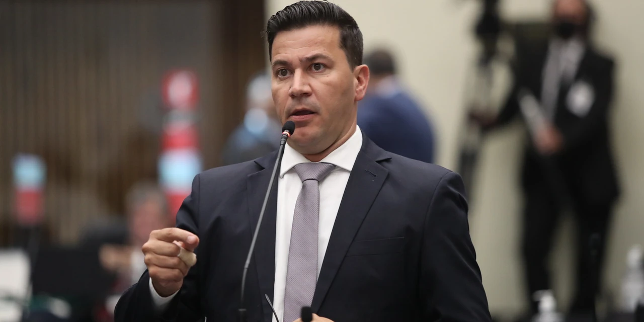 "Bolsonaro, pode esperar, a sua hora vai chegar", afirma deputado Arilson Chiorato