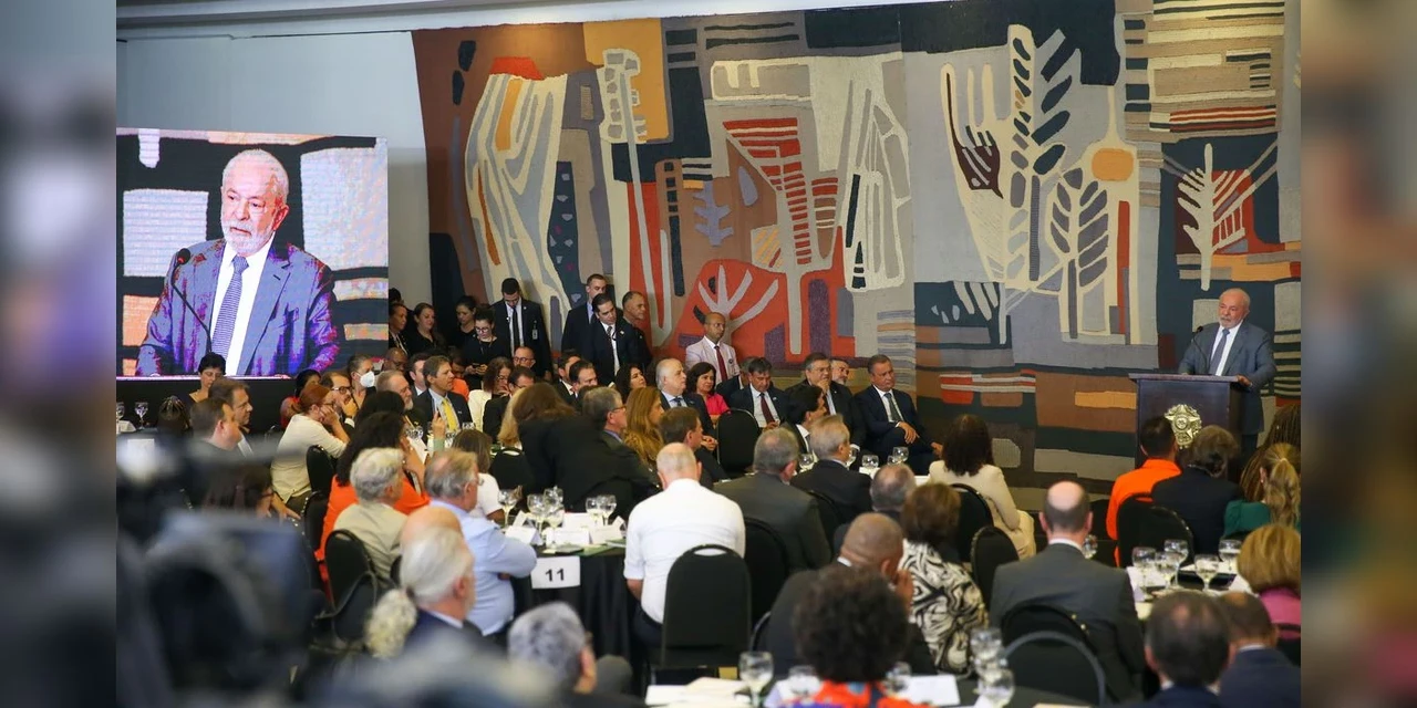 Lula assina decreto que recria o Conselhão