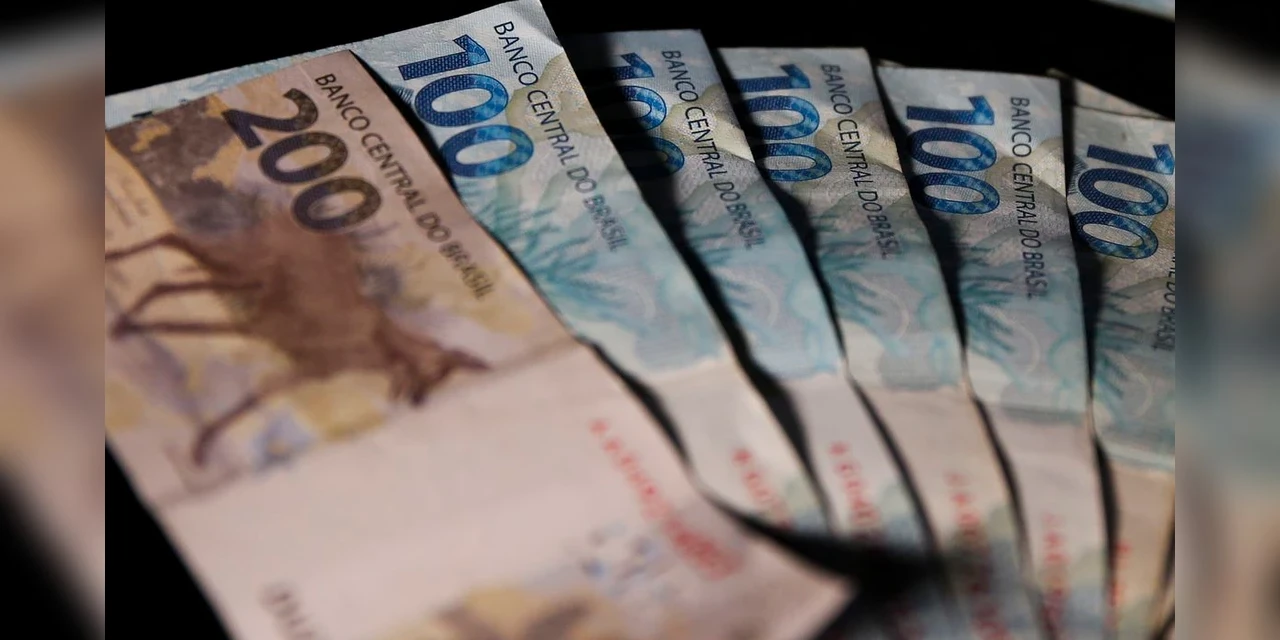 Governo antecipa para maio o pagamento do 13º de beneficiários do INSS