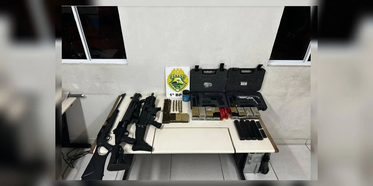 Mulher denuncia ameaça do convivente e PM apreende armas