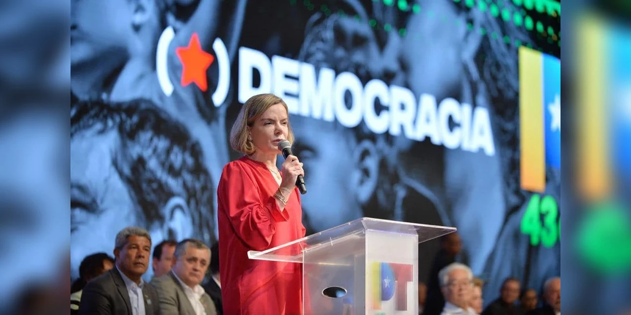 "Garantia do valor para o piso da enfermagem é um sinal de sensibilidade deste Governo com as pessoas", reflete deputada Gleisi Hoffmann