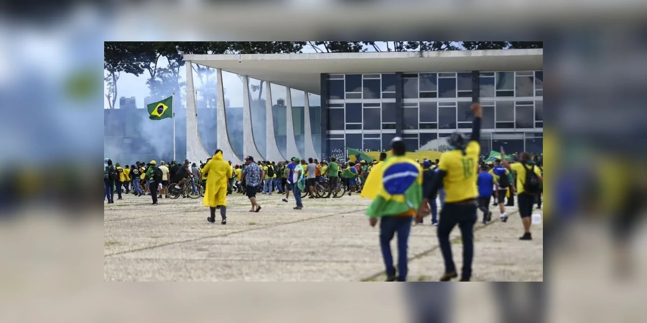 STF julga mais 250 denúncias sobre atos golpistas até esta segunda (15)