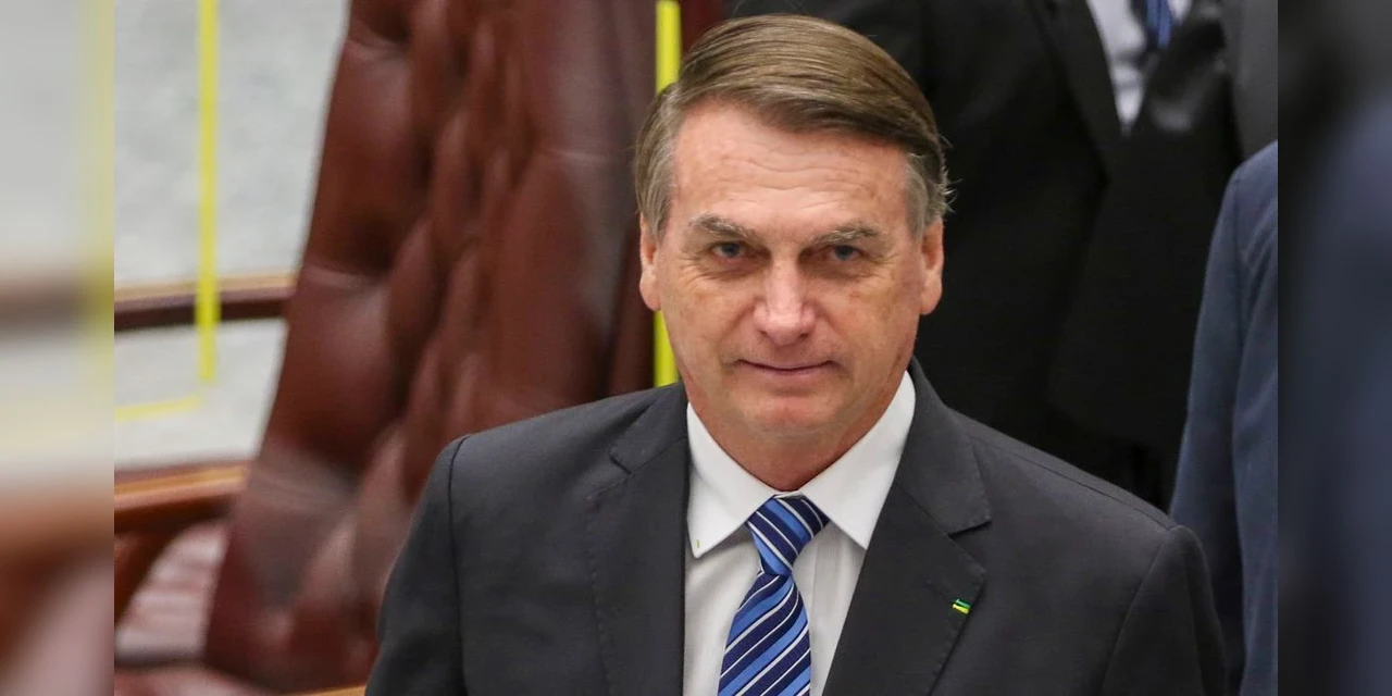 Bolsonaro chega à PF para depor sobre adulteração em cartão de vacina