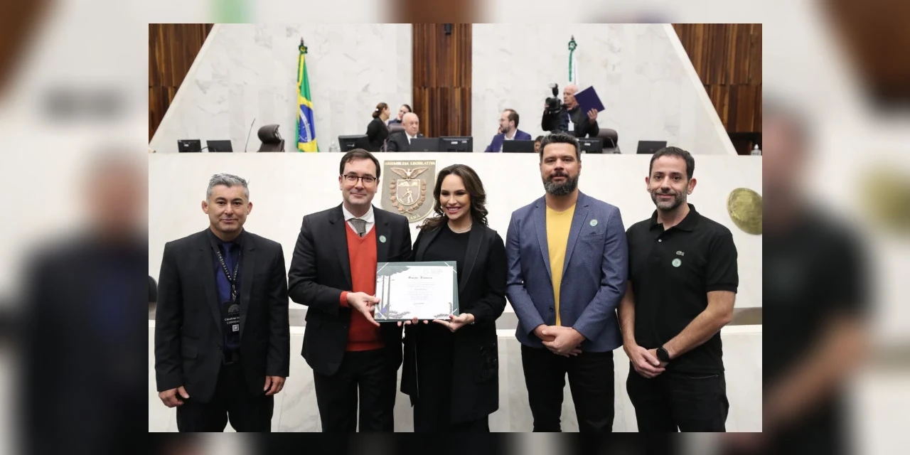 Assembleia Legislativa do Paraná homenageia Teatro Positivo pelos 15 anos de atividades