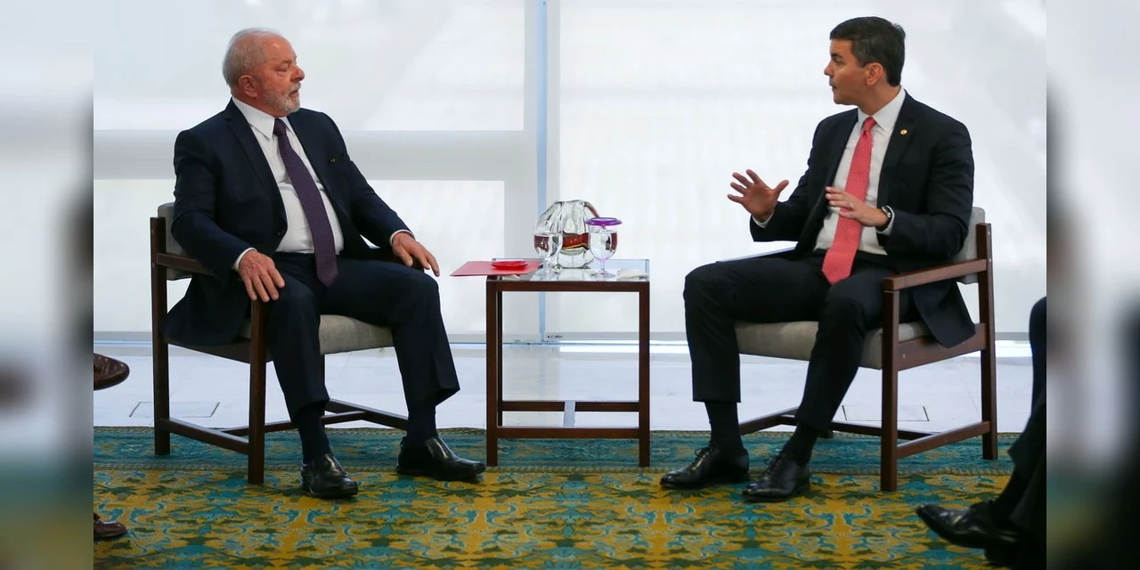 Lula recebe presidente eleito do Paraguai, no Palácio do Planalto