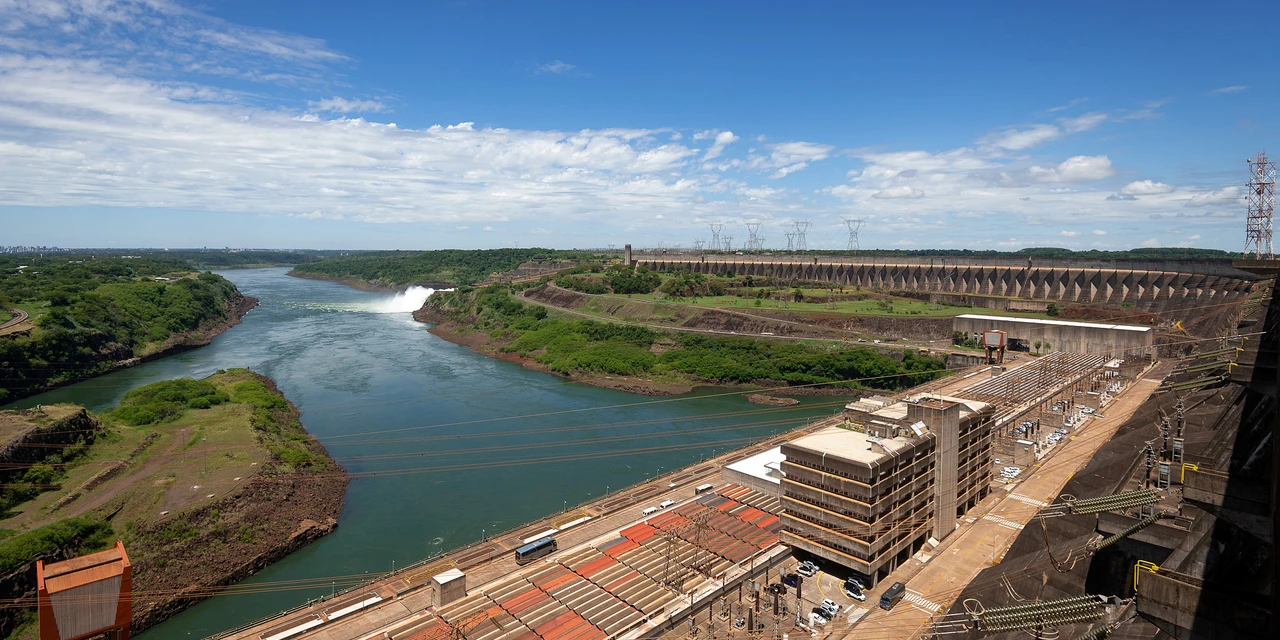 De olho no cinquentenário, Itaipu completa 49 anos nesta quarta-feira (17)