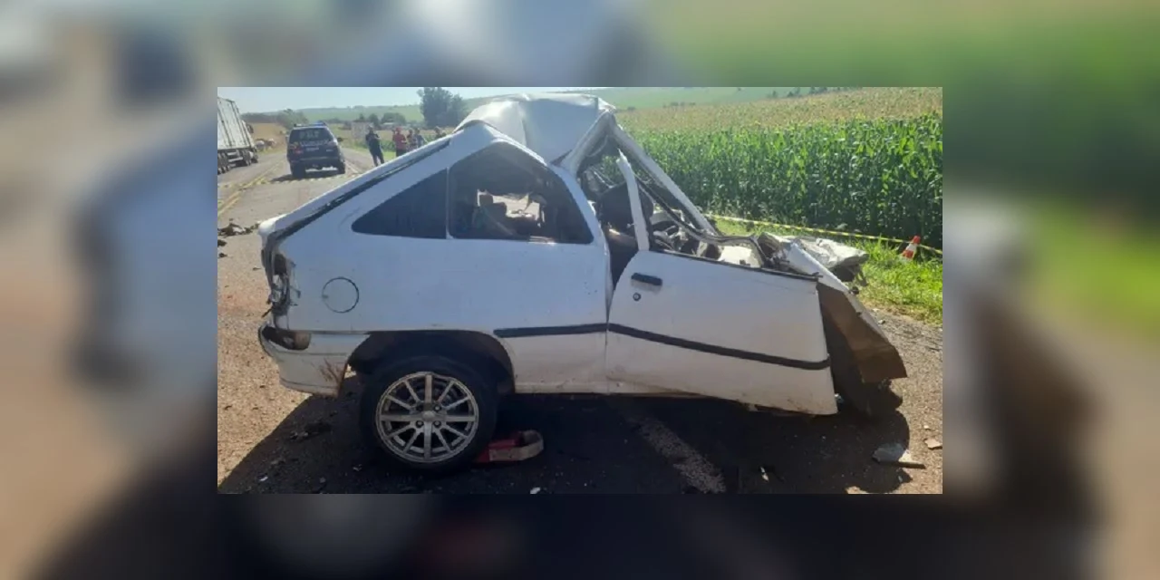 Motorista de 23 anos morre após colidir contra carreta na BR-369