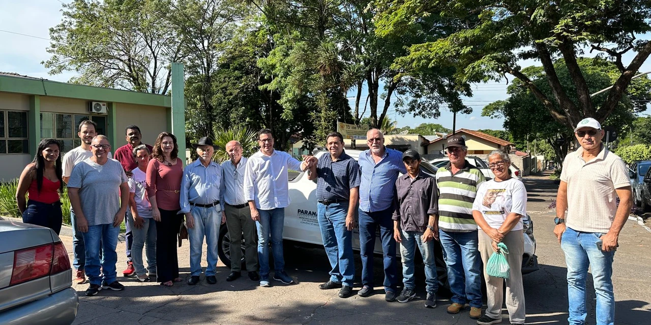 Deputado Arilson Chiorato entrega veículo e anuncia recursos para a educação de Cruzeiro do Sul