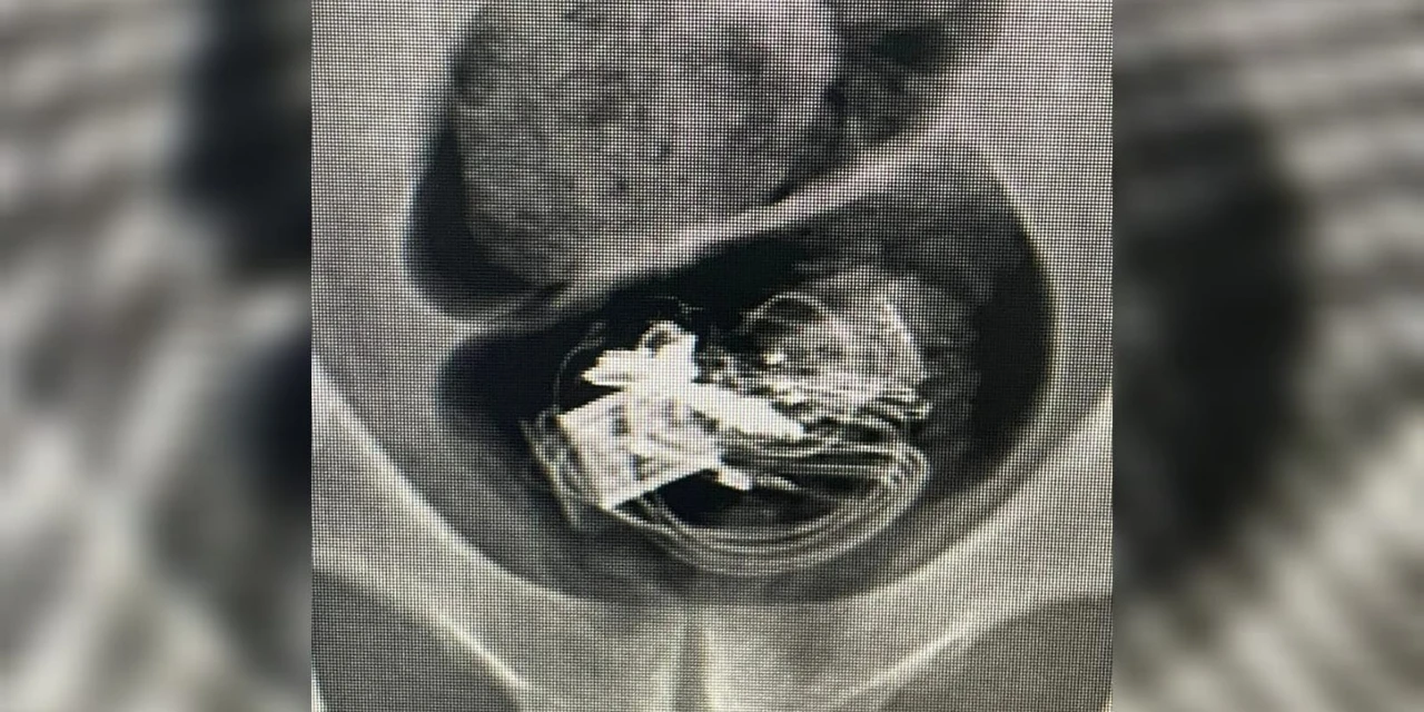 Homem engole droga, fone de ouvido e pen drive e tenta 'forçar' própria prisão para levar itens à cadeia no PR