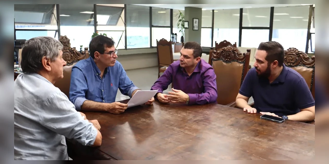 Prefeito Marcelo Belinati recebe o presidente da Associação dos Municípios do Paraná