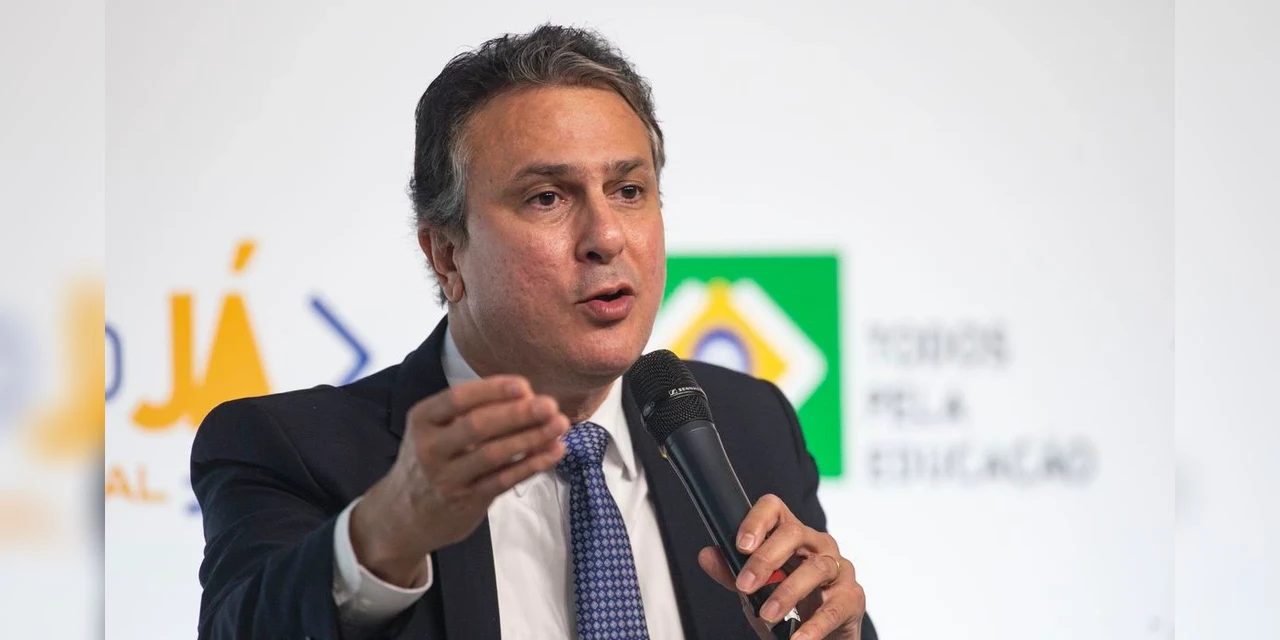 Ministro da Educação defende regulamentação das plataformas digitais