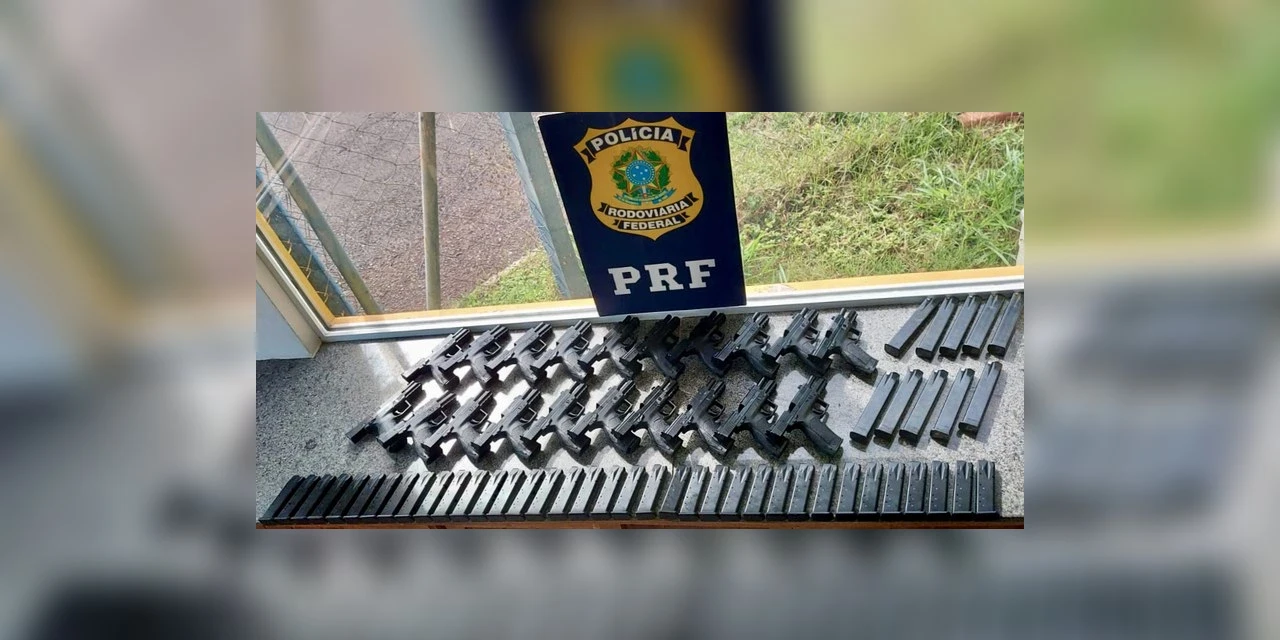 PRF prende casal com 20 pistolas turcas no Paraná