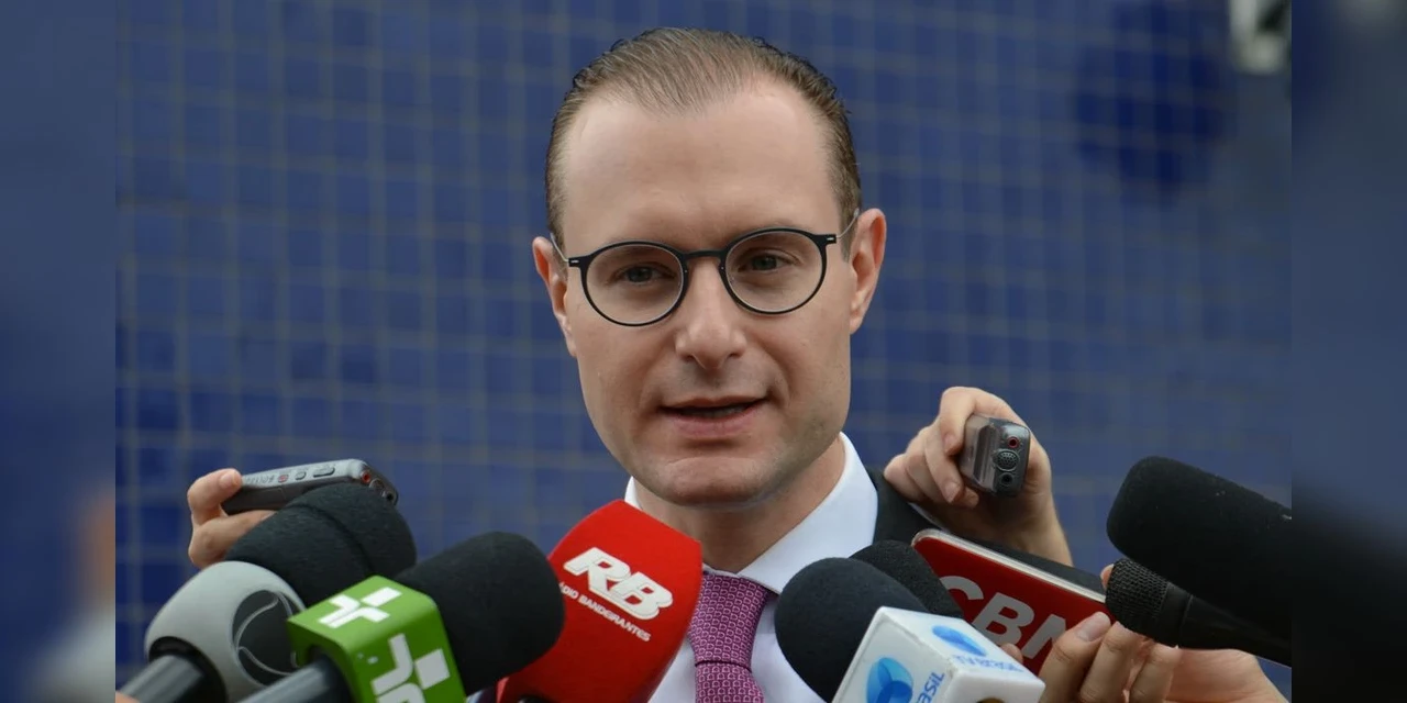 Lula confirma indicação de Cristiano Zanin ao STF