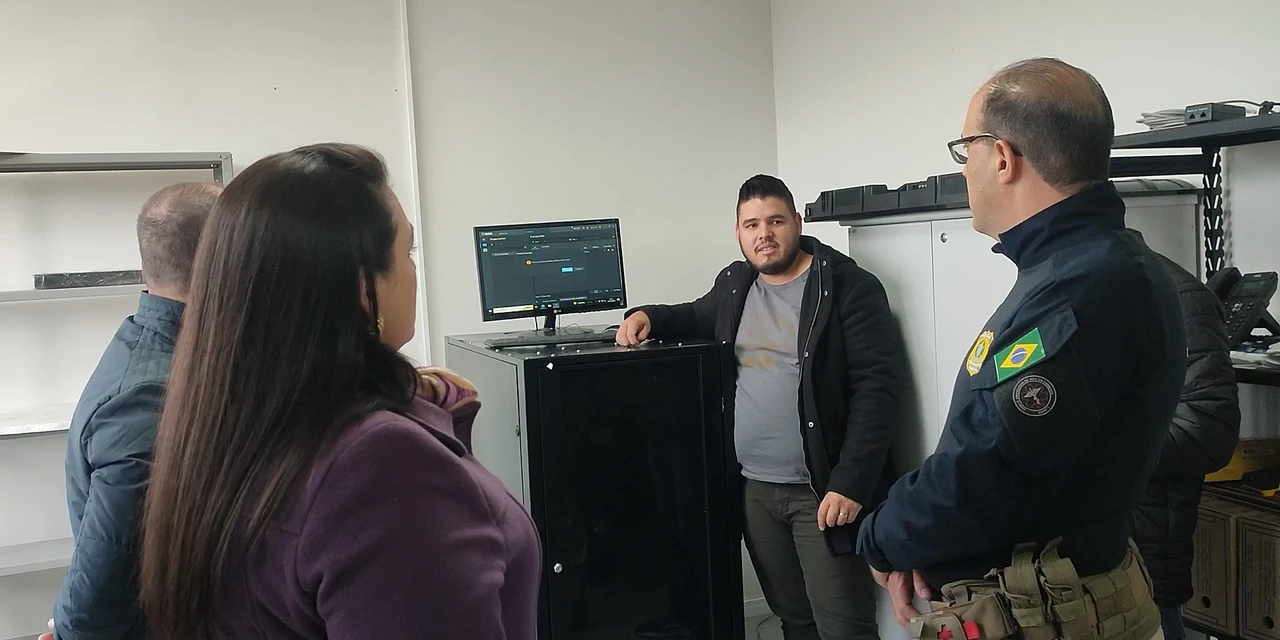 PRF propõe convênio para a utilização de câmeras de segurança em Carambeí
