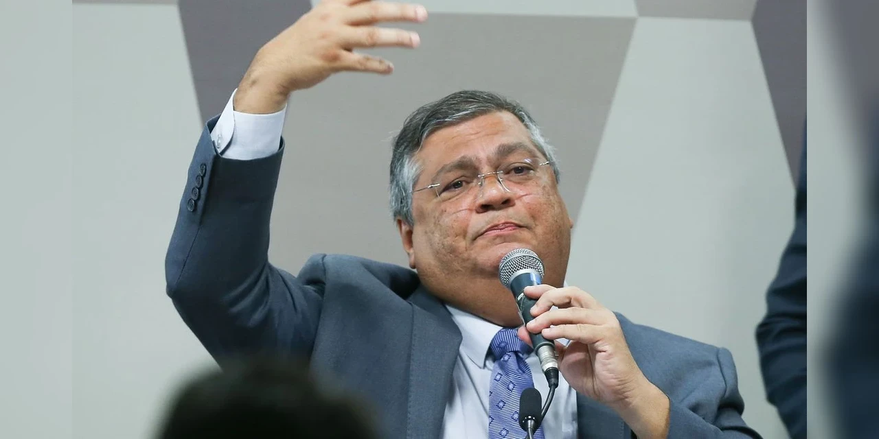 “Não podemos ser escravos de algoritmos”, diz ministro da Justiça