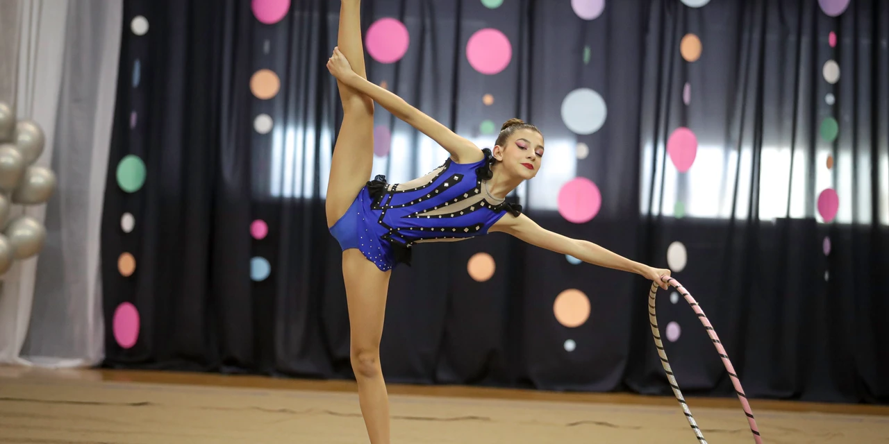 Atletas de ginástica rítmica do Sepam se preparam para fase final dos Jogos Escolares do Paraná