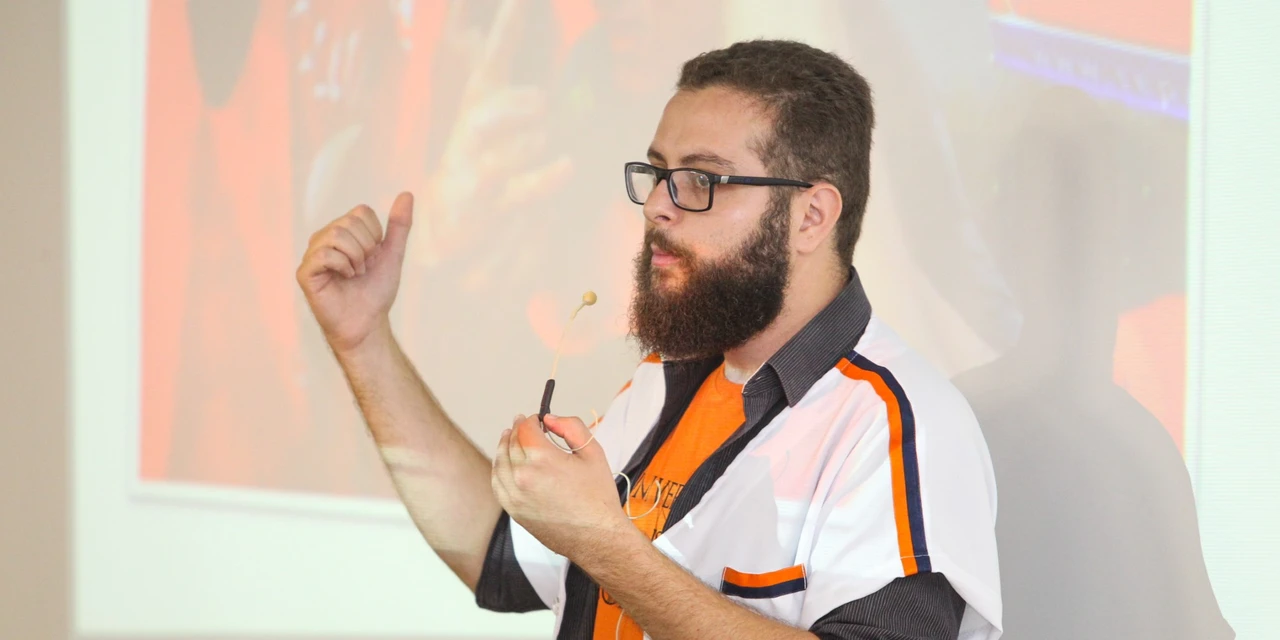 Professor dá dicas de como estudar Filosofia de forma estratégica para o Enem