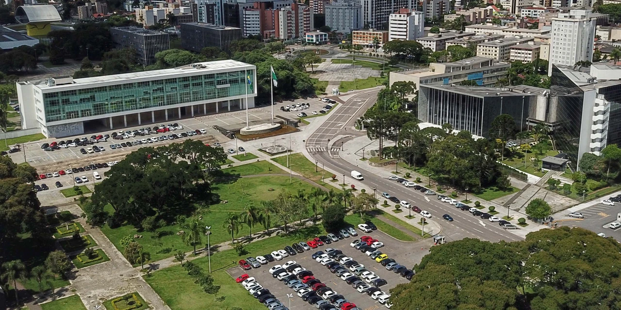 Ratinho Junior sanciona LDO e receita do Paraná deve chegar a R$ 63,7 bilhões em 2024