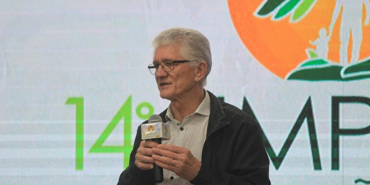 Estado reforça importância da cadeia do leite e atuação das cooperativas em simpósio