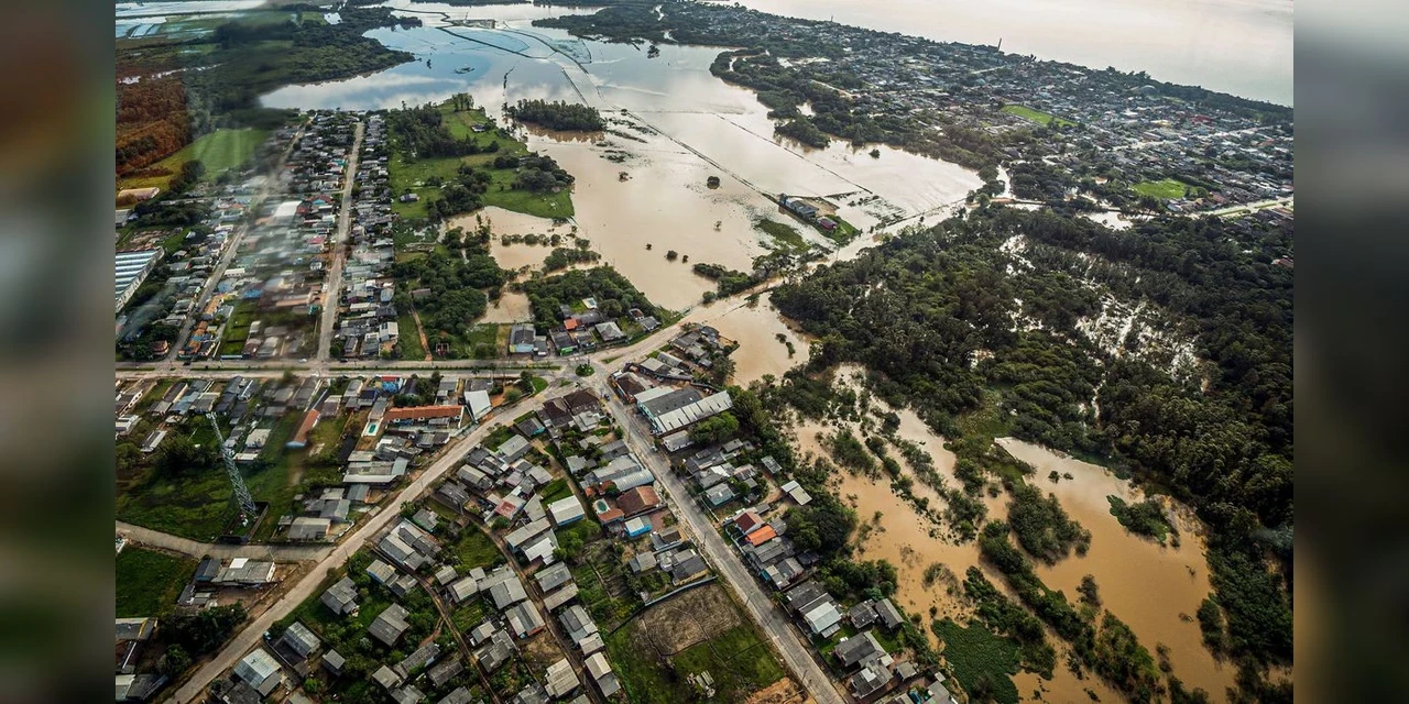 Governo federal visita regiões afetadas por tempestades no RS