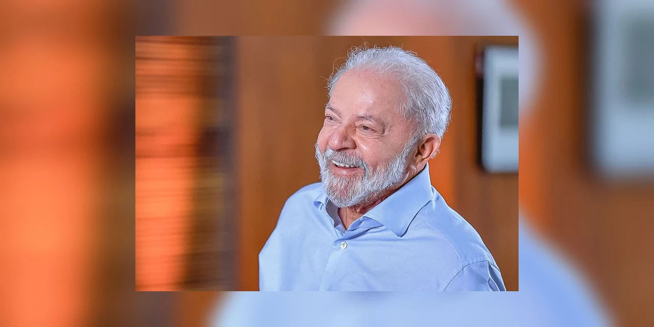 Lula permanece estável após cirurgia no quadril e já fez caminhada