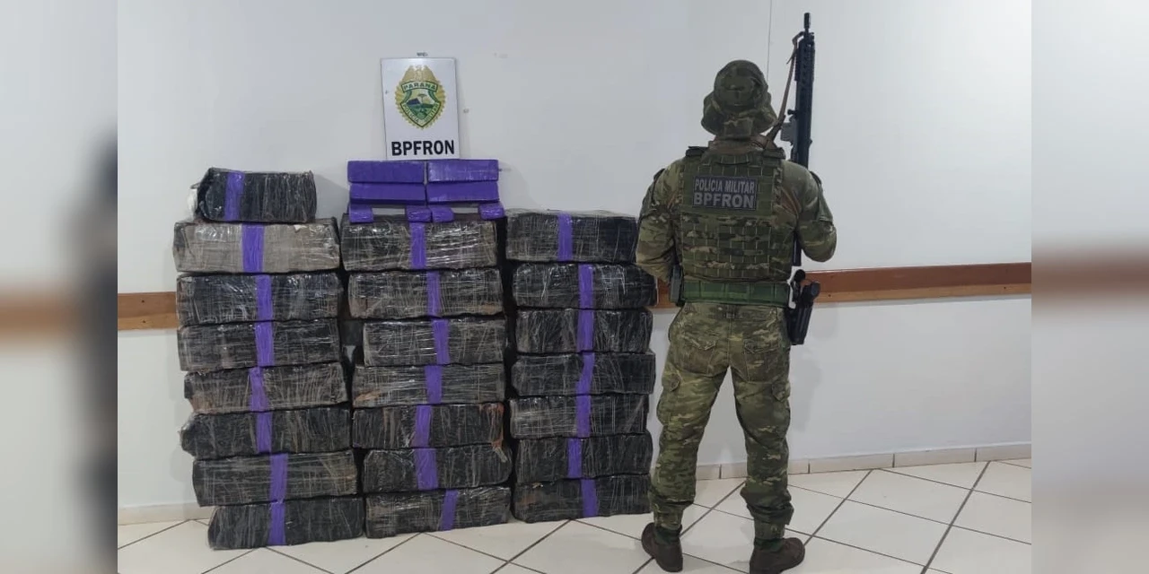 Equipe BPFRON apreende 454 kg de maconha em estacionamento de motel