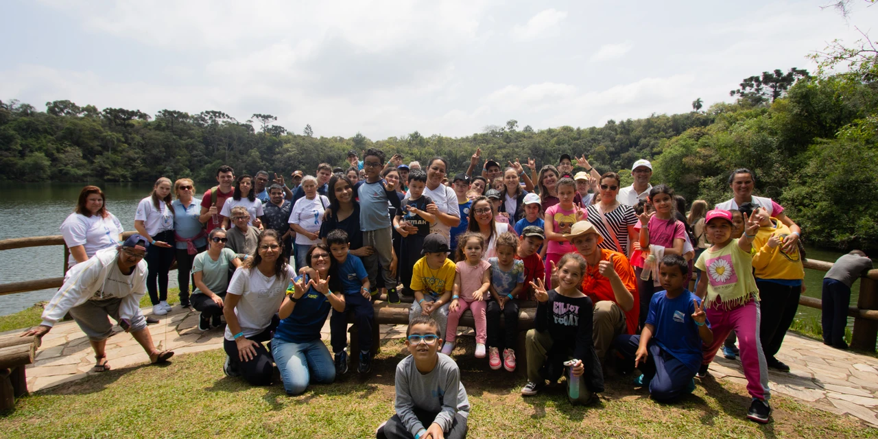 Em comemoração ao Dia Mundial do Surdo, Unimed PG leva alunos da escola CEPRAF para o Parque Vila Velha