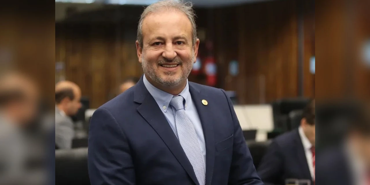 Com investimento superior a R$ 800 mil, deputado Moacyr Fadel celebra assinatura de ordem de serviço para reforma do Colégio Estadual Profª. Edina Woellner Sviercoski