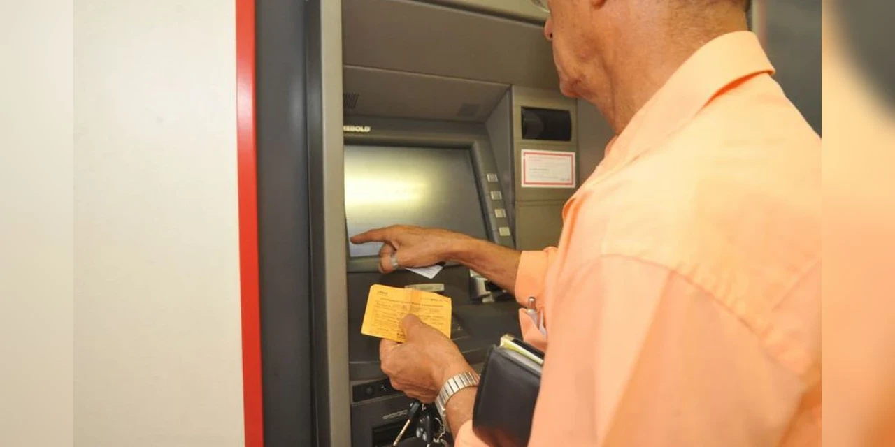 Bancos não abrem nesta quinta (12), mas funcionam normalmente na sexta (13)