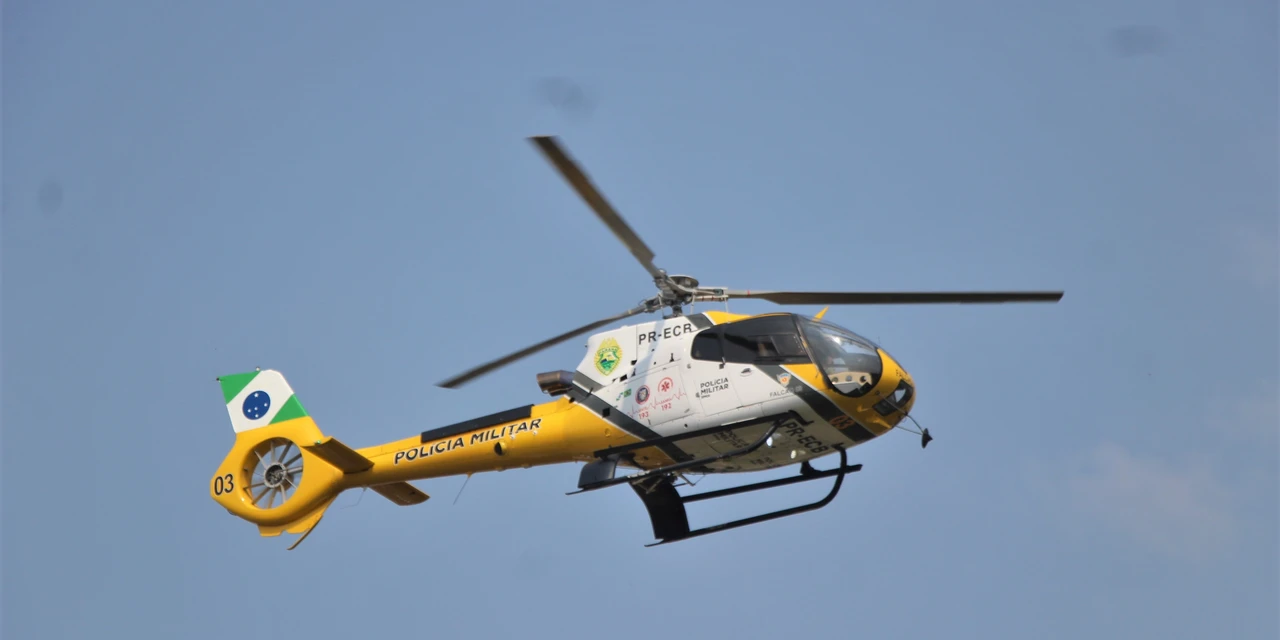 Com apoio de helicóptero, Polícia Militar do Paraná recupera caminhonete furtada carregada de cigarros