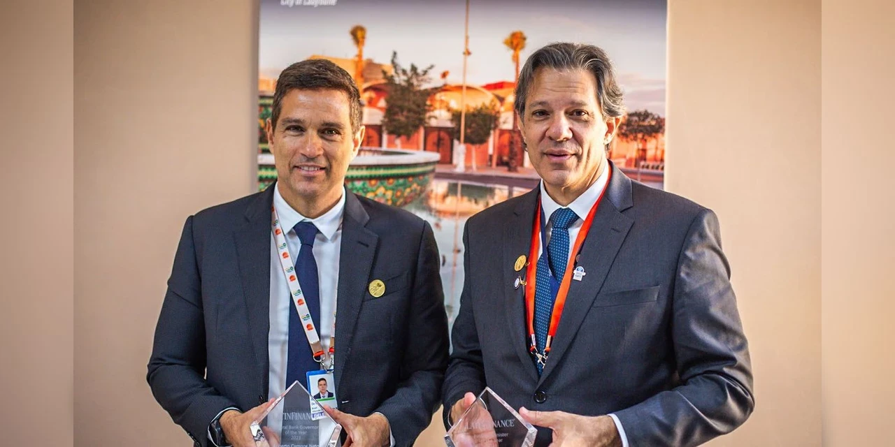 Haddad e Campos Neto recebem prêmio de publicação internacional