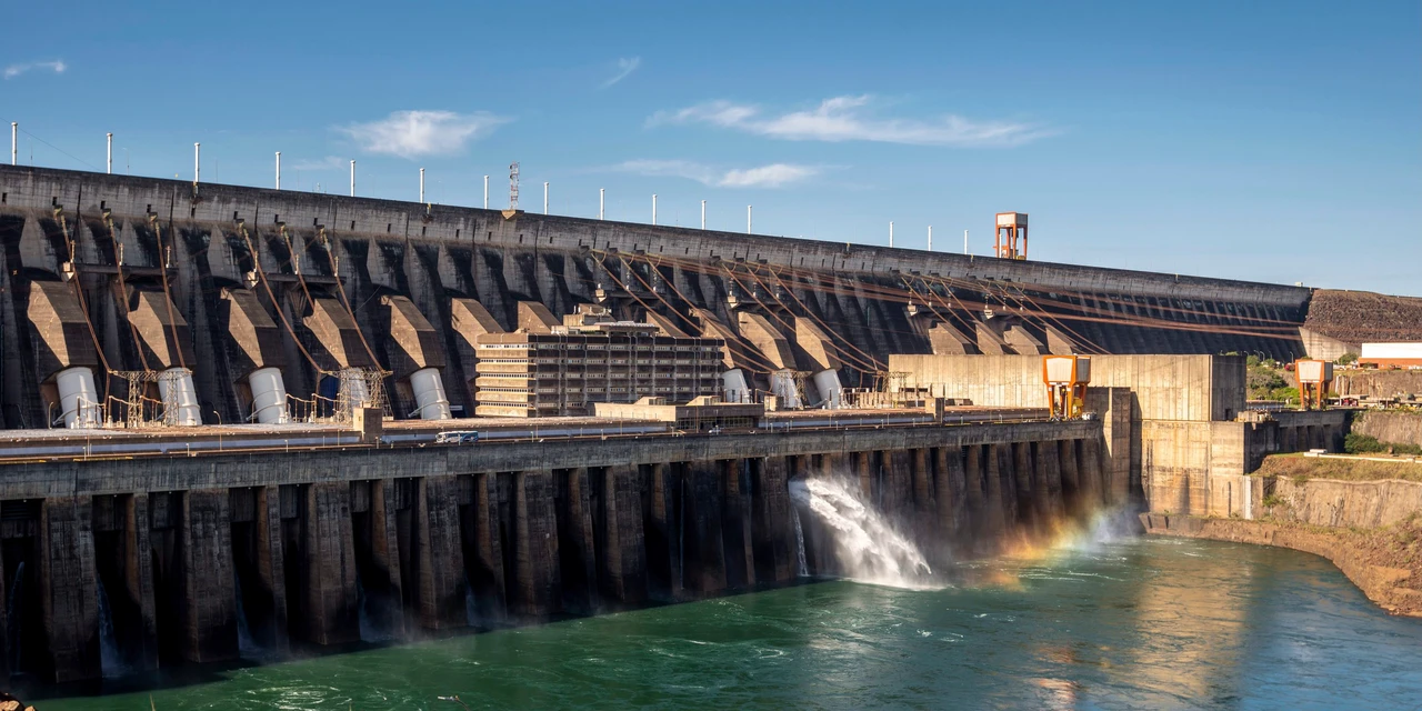 Itaipu abre processo seletivo externo para 31 cargos