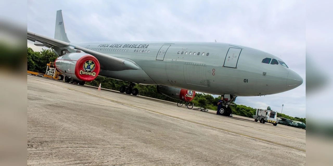Sexto avião com brasileiros repatriados chega ao Rio de Janeiro