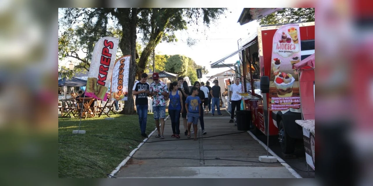 Feira Gastronômica movimenta a Praça Santo Antônio nesta sexta (20)