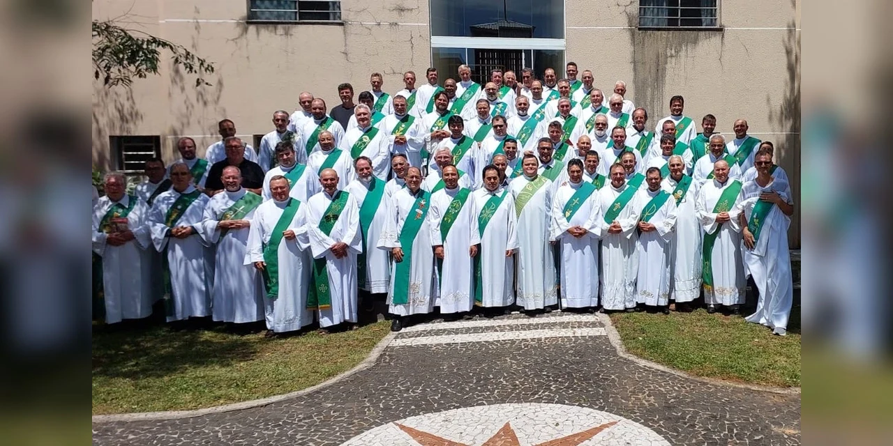 Diáconos da Diocese de PG participam de retiro anual