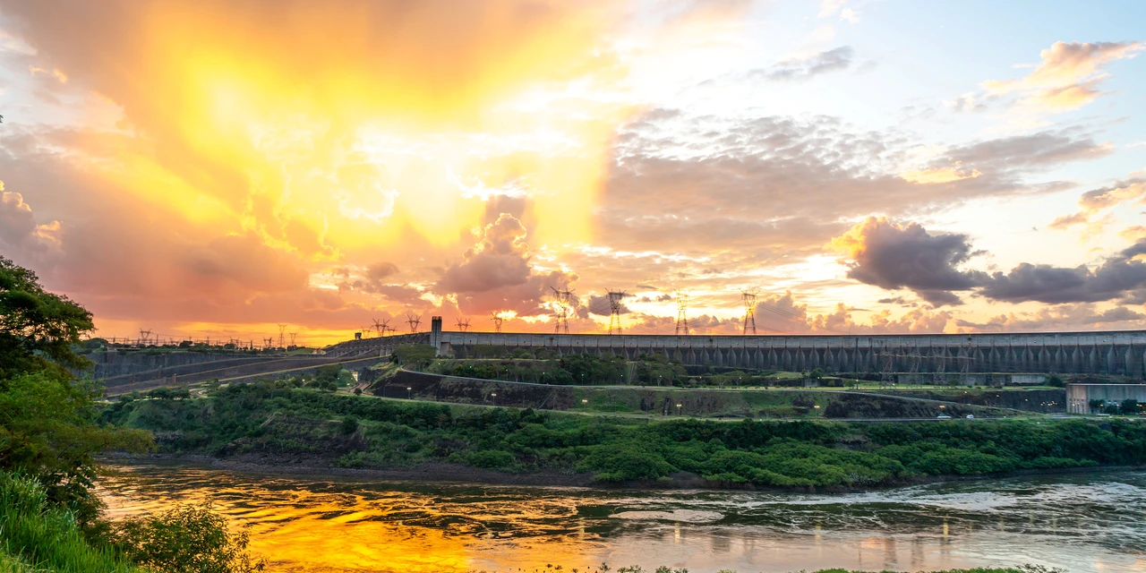 Estão abertas as inscrições para o processo seletivo da Itaipu Binacional