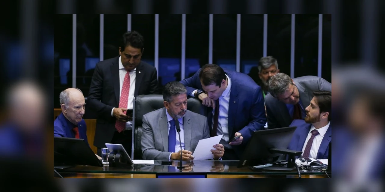 Câmara aprova projeto de lei de taxação para super-ricos