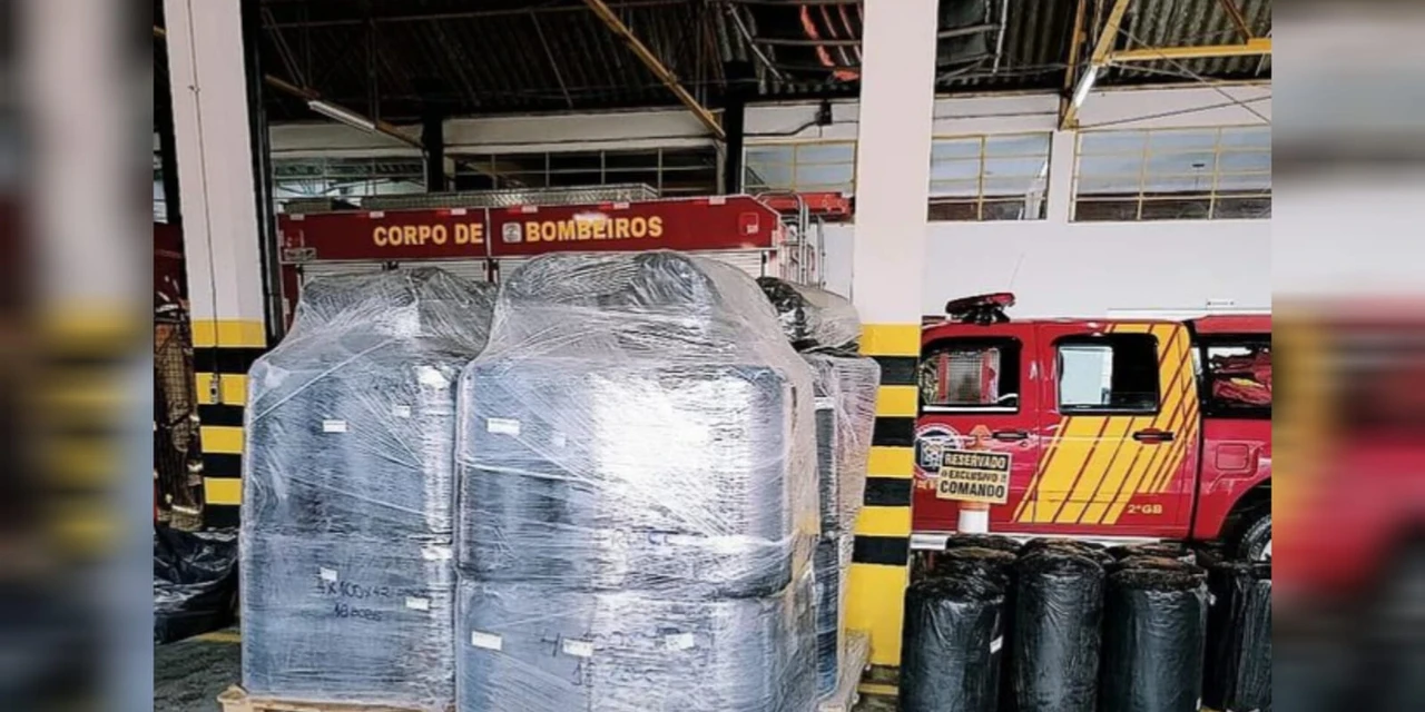 Chuvas em PG: Corpo de Bombeiros já entregou mais de 47 mil metros quadrados de lonas no município