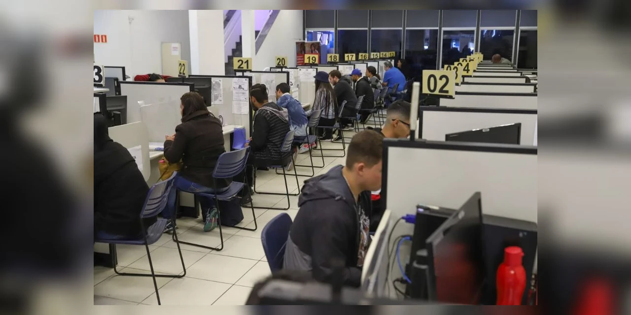 Agências do Trabalhador têm mais de 16 mil vagas em todo o estado