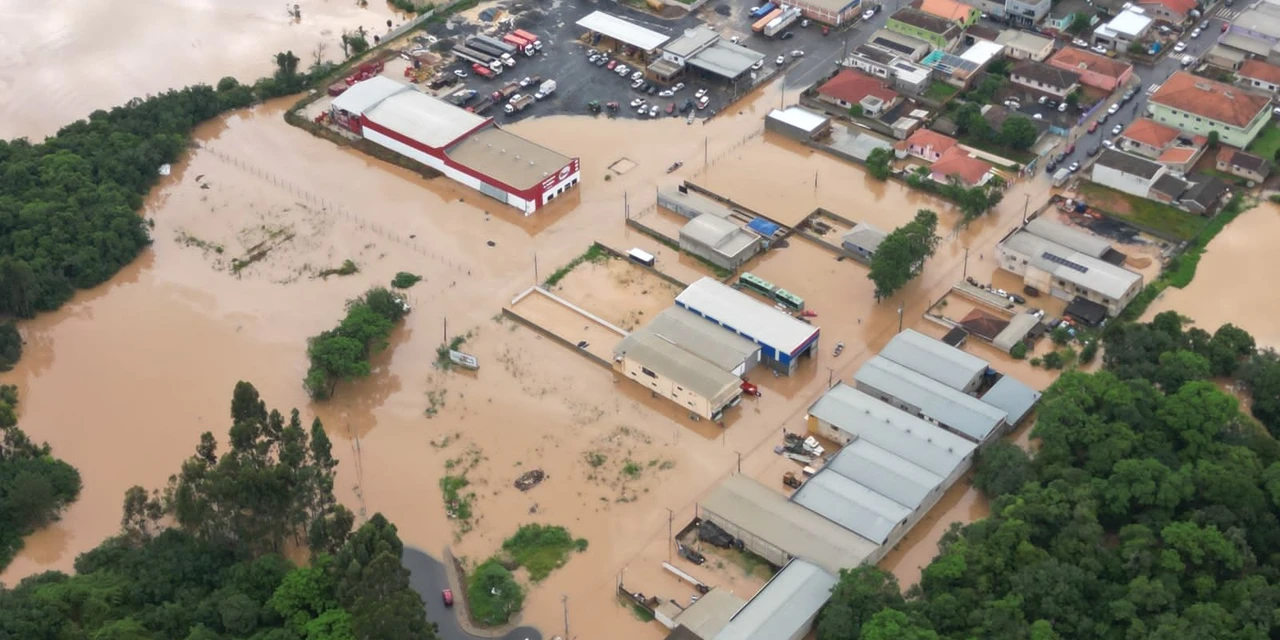 Vídeo: Chuvas torrenciais em Ipiranga ocasionaram alagamentos e inundações nesse domingo (29)