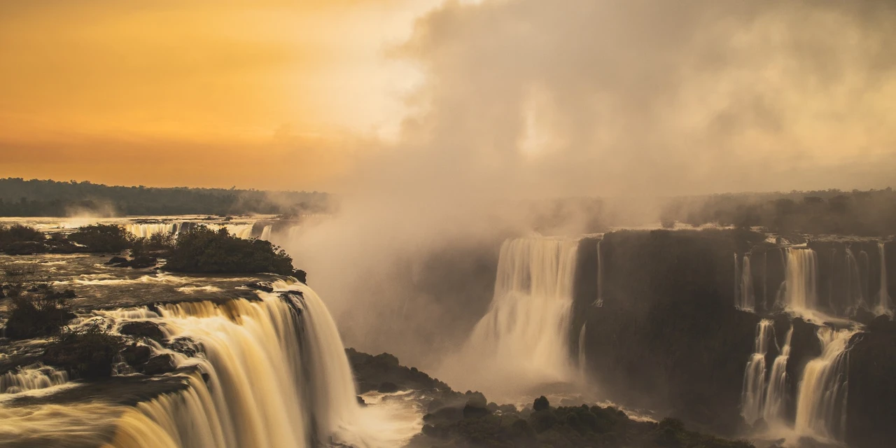 Programação de novembro do Amanhecer nas Cataratas