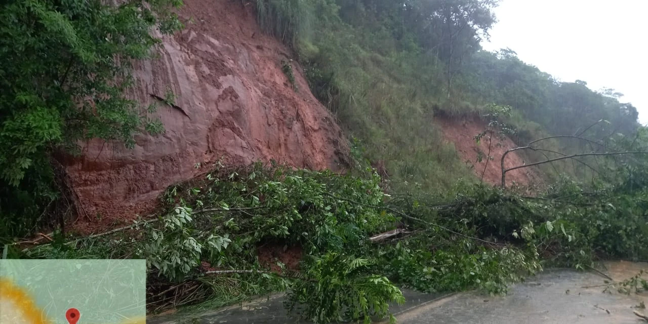 Deslizamento de terra atinge BR-277 na Serra da Esperança; equipes analisam possível interdição total