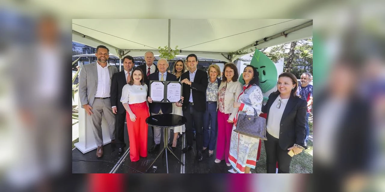 Eduardo Pimentel assina termo de cooperação pela sustentabilidade com Assembleia Legislativa