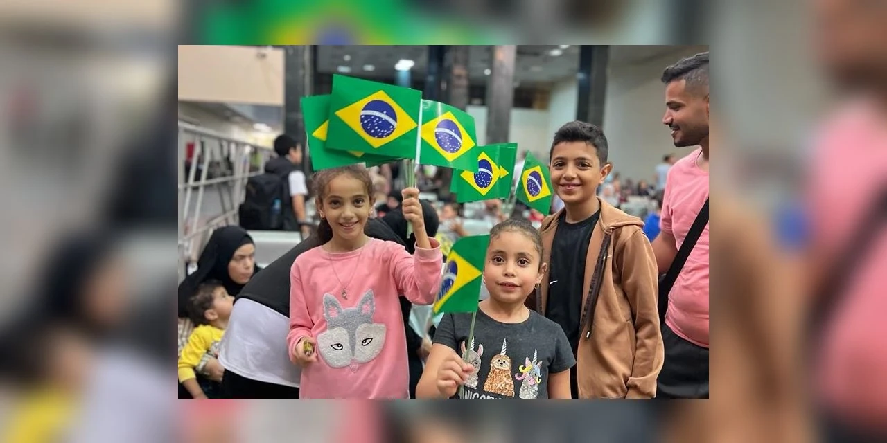 Grupo de brasileiros de Gaza segue para o Cairo. Retorno ao Brasil está previsto para segunda-feira (13)