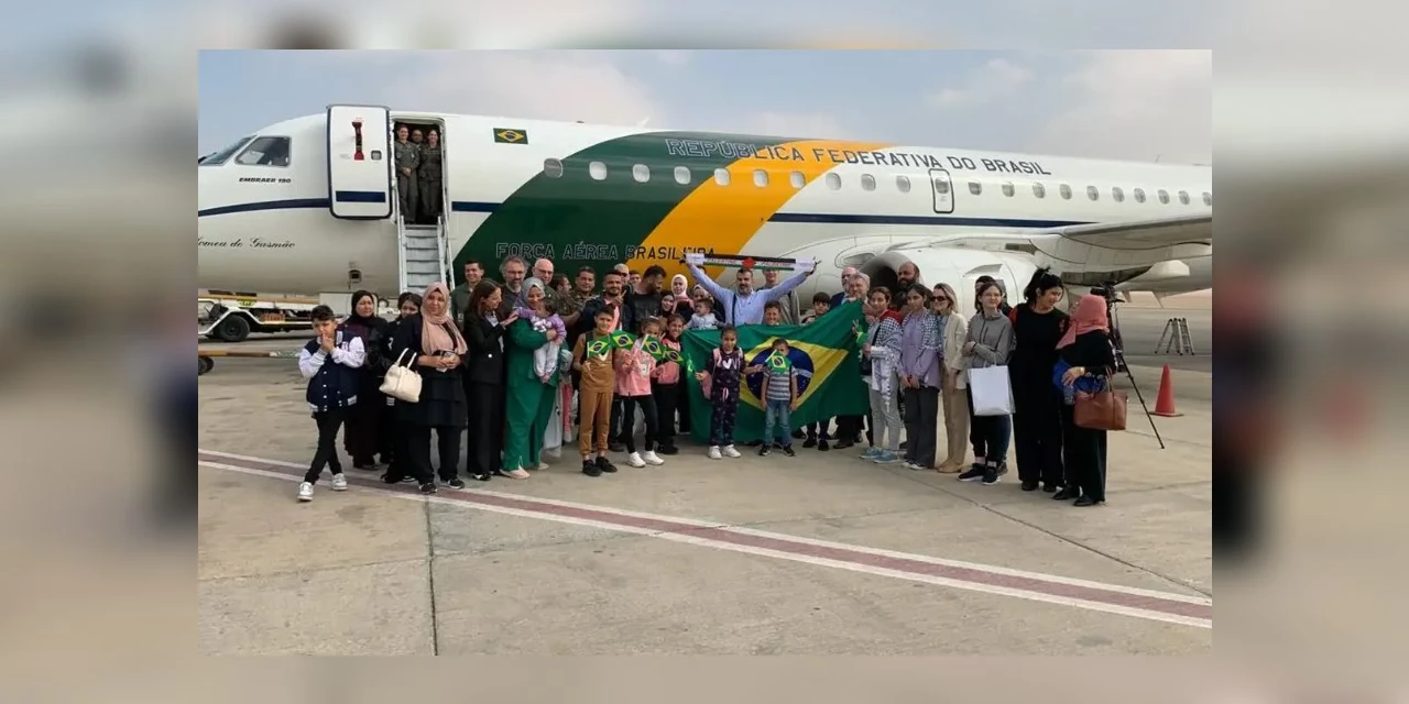 Brasileiros repatriados de Gaza já estão a caminho do Brasil