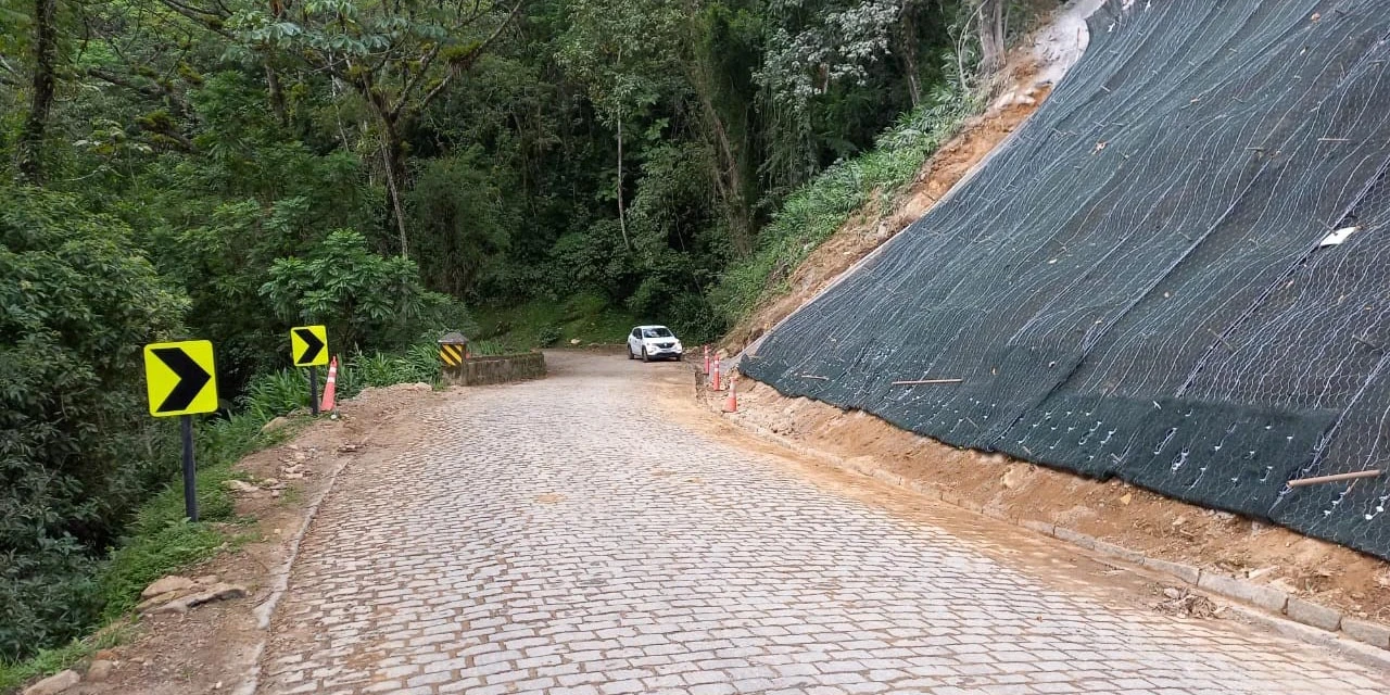 DER/PR encerra sistema pare-e-siga e libera totalmente o tráfego da Estrada da Graciosa