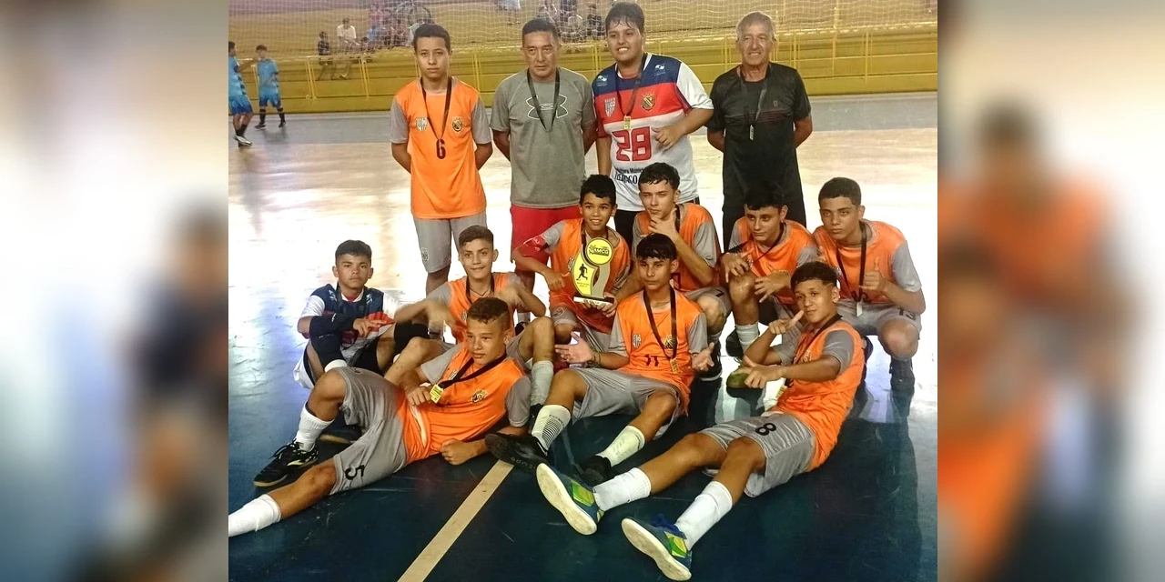 Telêmaco Borba e Castro vencem etapa do Desafio de Futsal da AMCG