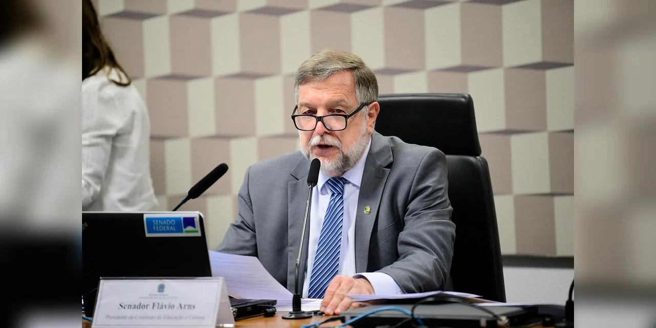 De autoria de Flávio Arns, programa de incentivo à formação de professores para formação básica vai à Câmara