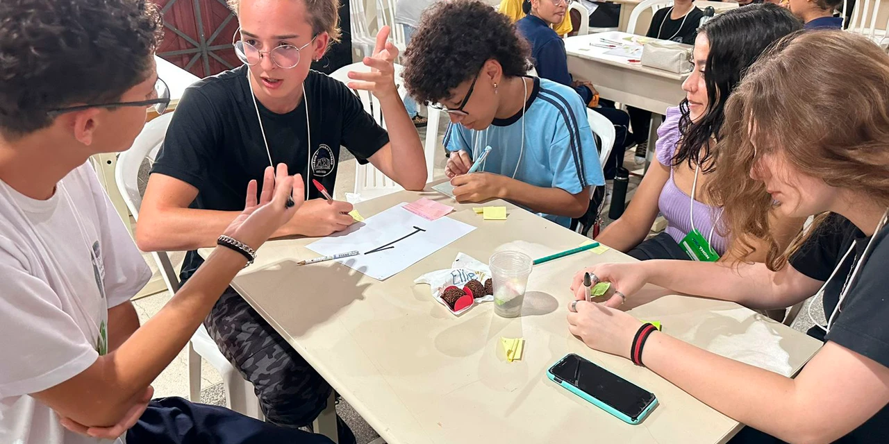 Ideathon Paraná: alunos de Ponta Grossa apresentam ideias criativas em gestão pública