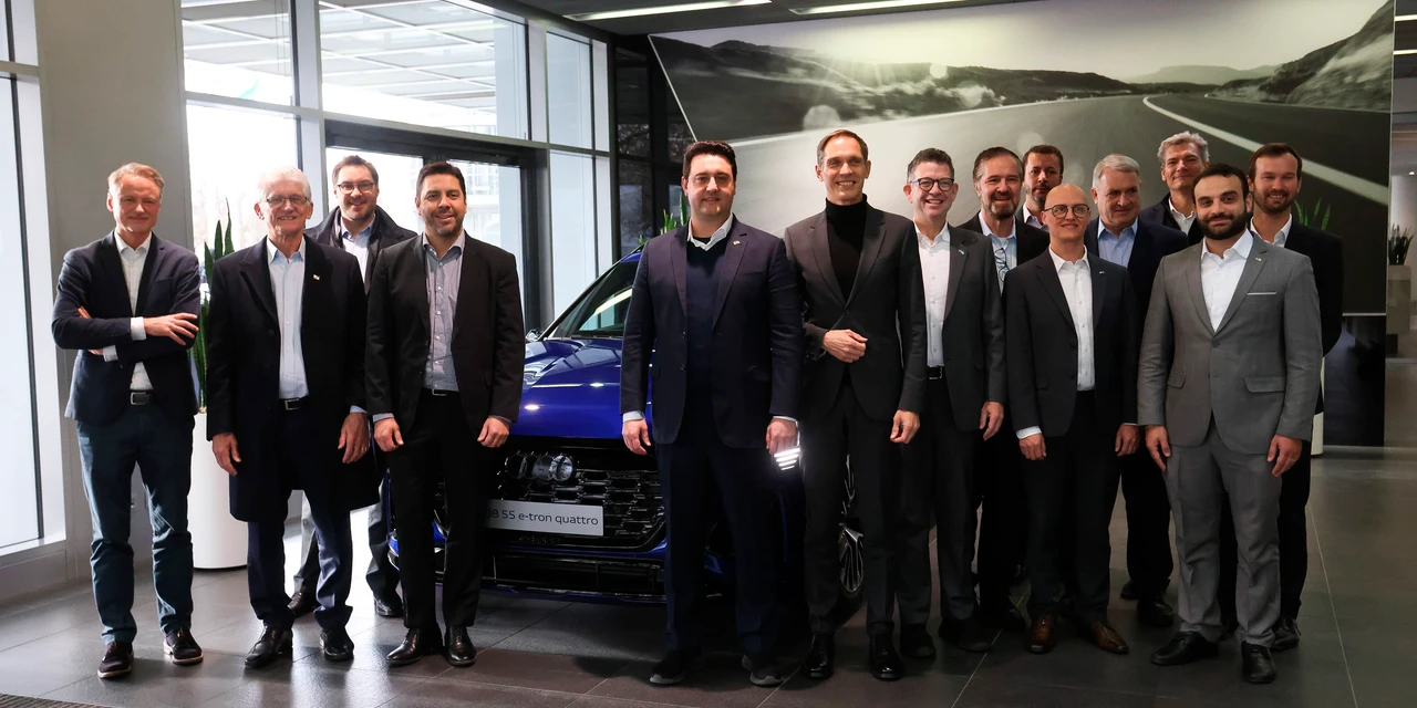 Ratinho Jr visita sede da Audi, na Alemanha, e fecha parceria em projeto de inovação